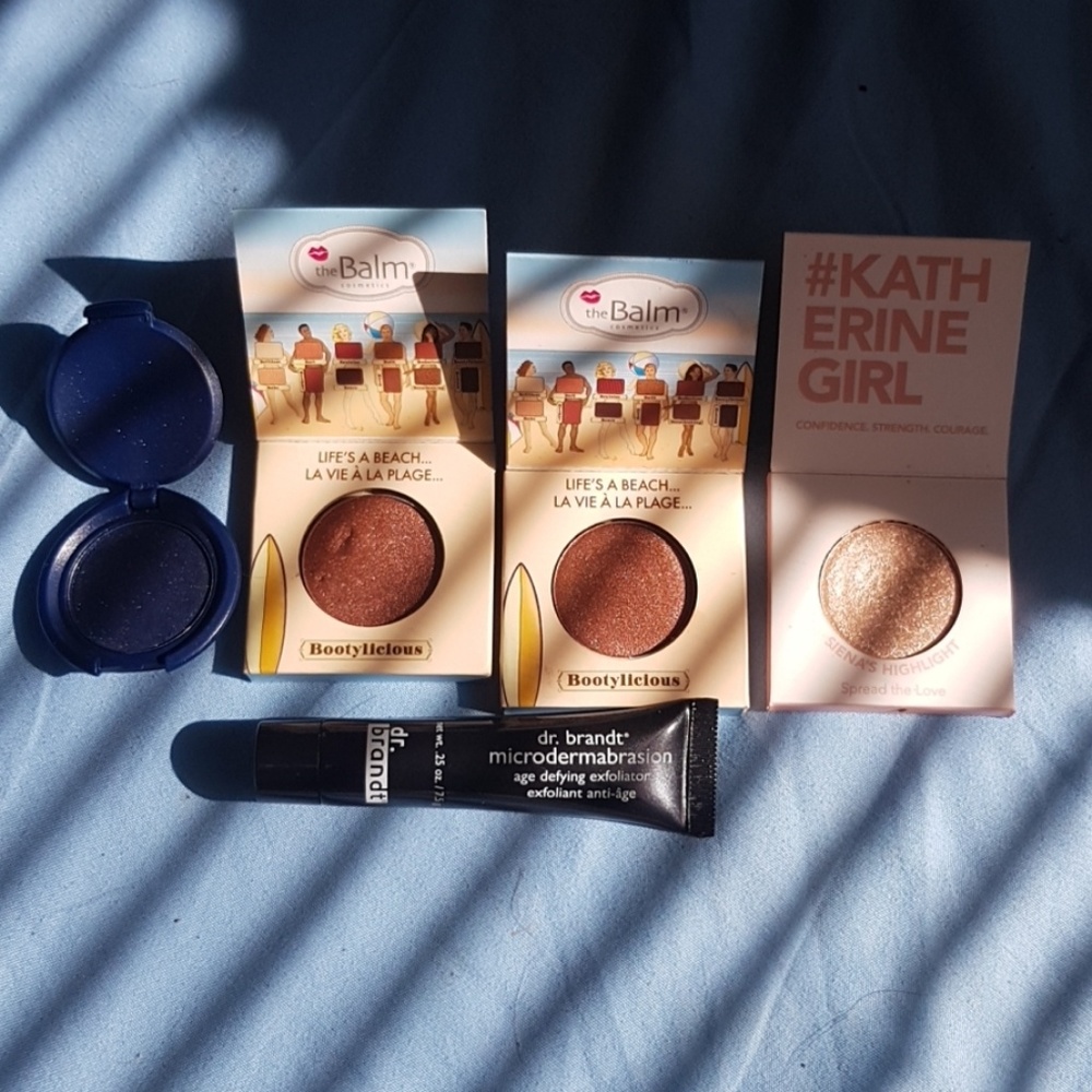 Makeup bundle
